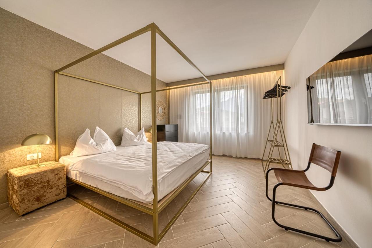 לאנה Goldfinger + Suites מראה חיצוני תמונה