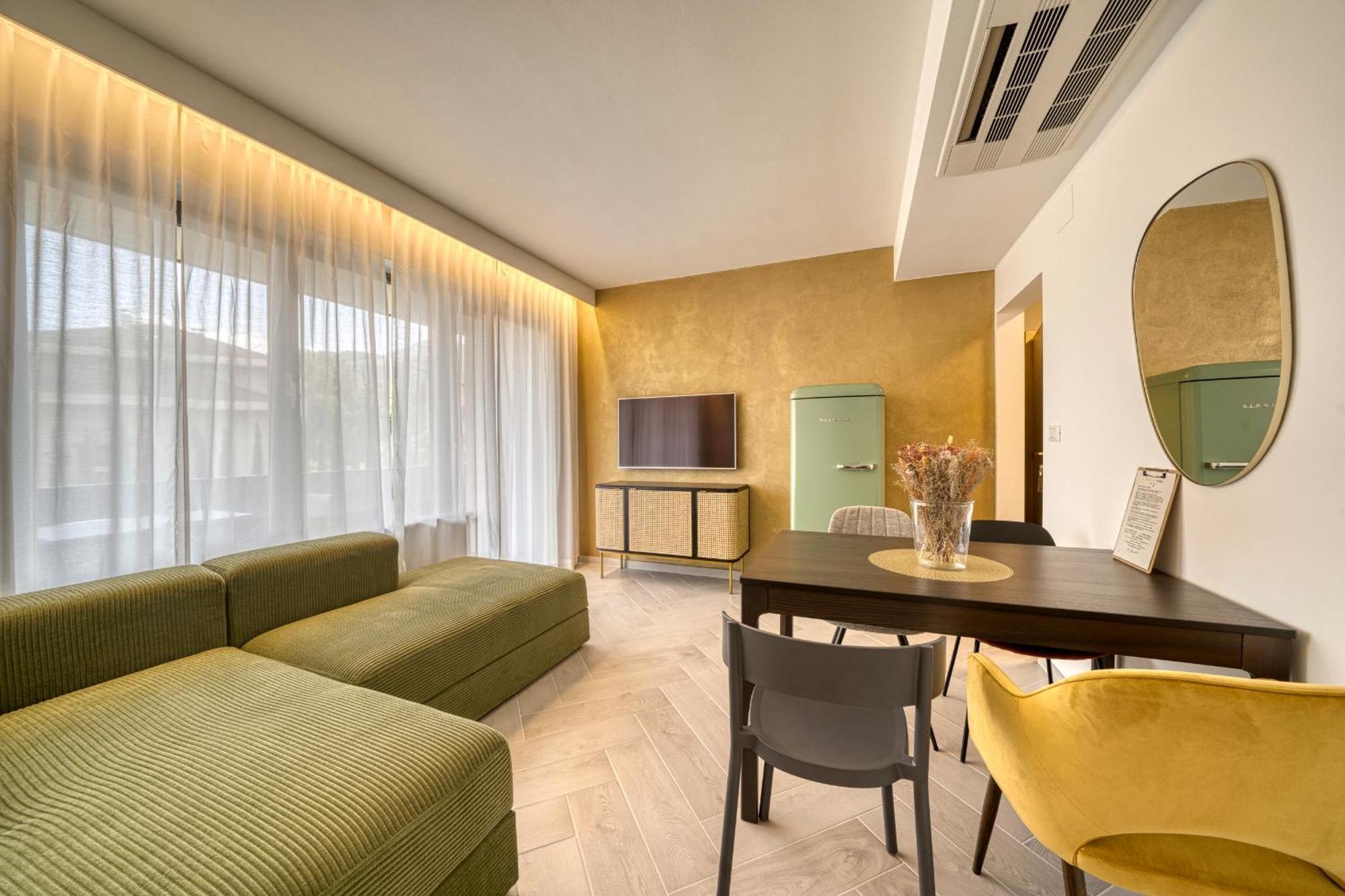 לאנה Goldfinger + Suites מראה חיצוני תמונה