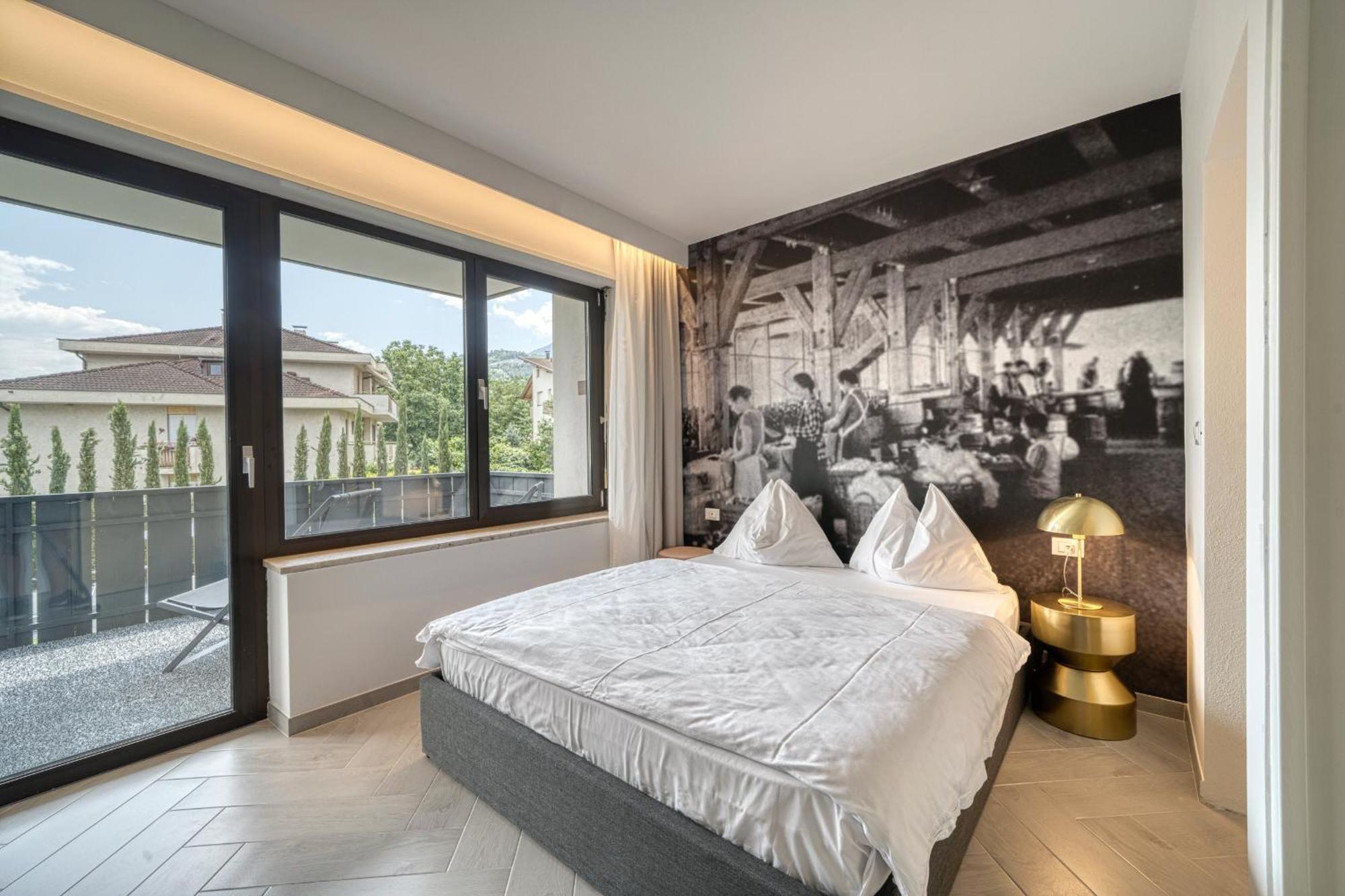 לאנה Goldfinger + Suites מראה חיצוני תמונה