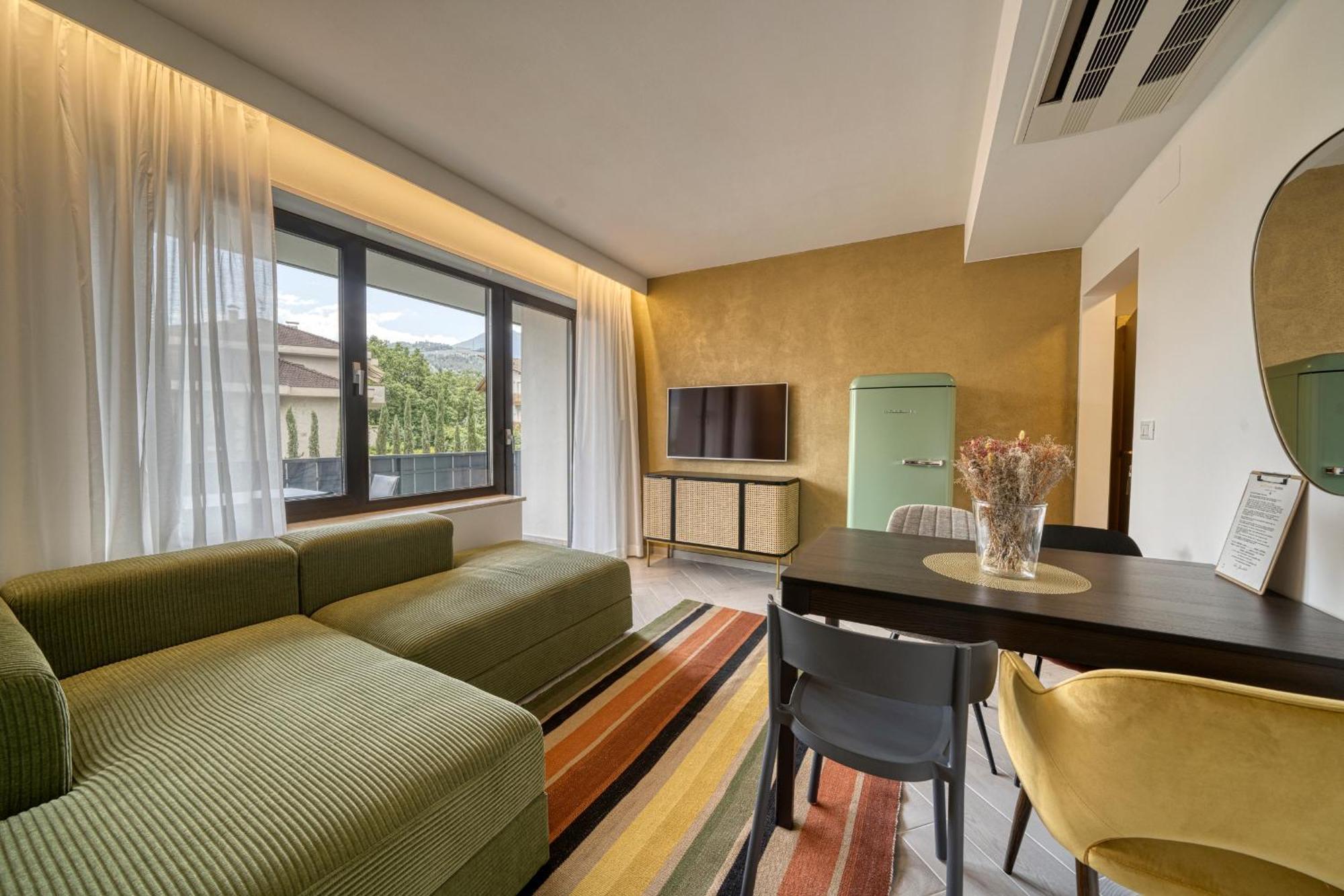 לאנה Goldfinger + Suites מראה חיצוני תמונה