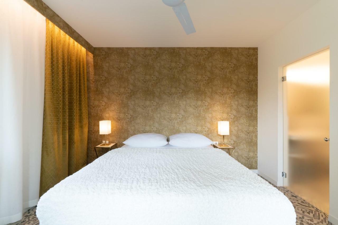 לאנה Goldfinger + Suites חדר תמונה